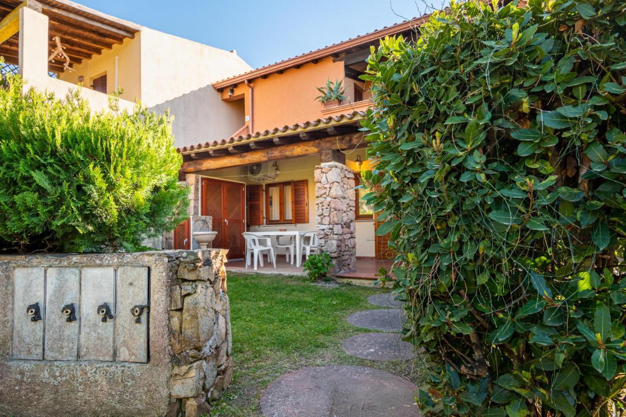 Holiday House Li Piri San Teodoro  Bagian luar foto