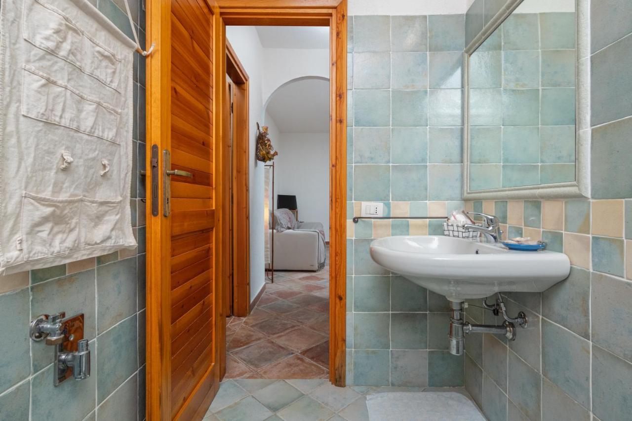 Holiday House Li Piri San Teodoro  Bagian luar foto