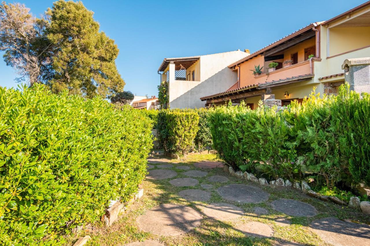 Holiday House Li Piri San Teodoro  Bagian luar foto